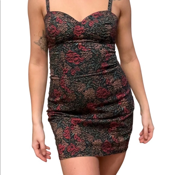 INSIGHT Dress - Picture 2 of 8